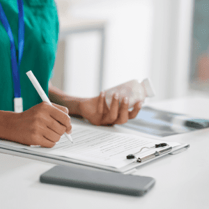 doctor-prescribing-medicine